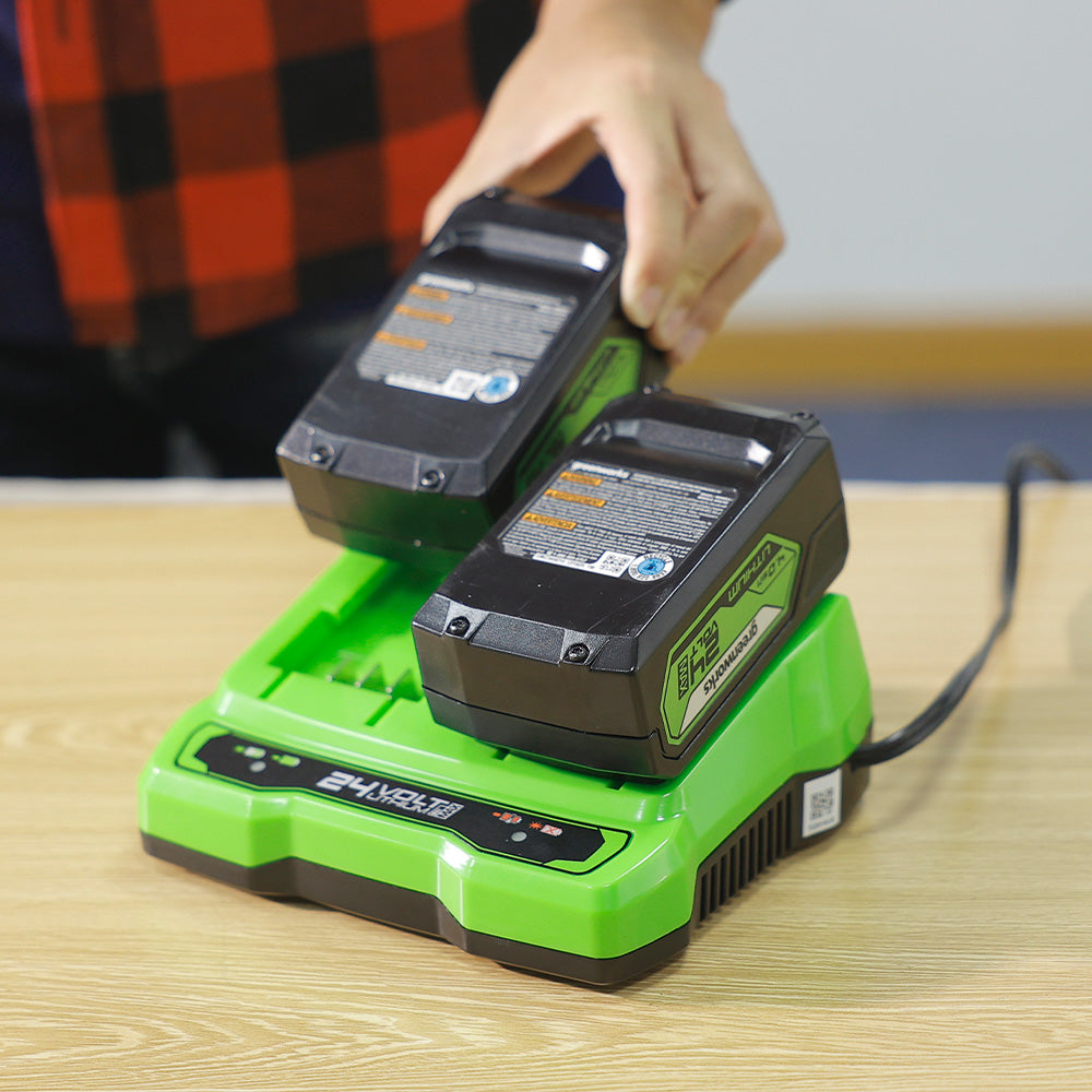POWERALL 24V startpaket med 2 x 4 Ah-batterier och laddare med dubbla laddplatser
