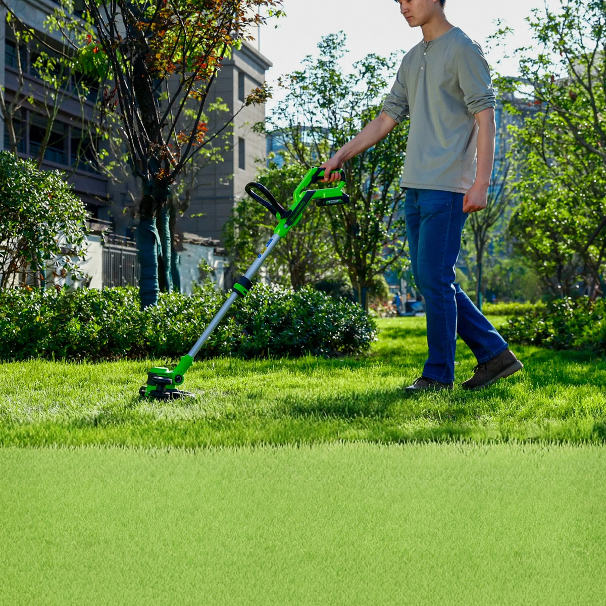 40 V grästrimmer 33 cm – endast verktyg