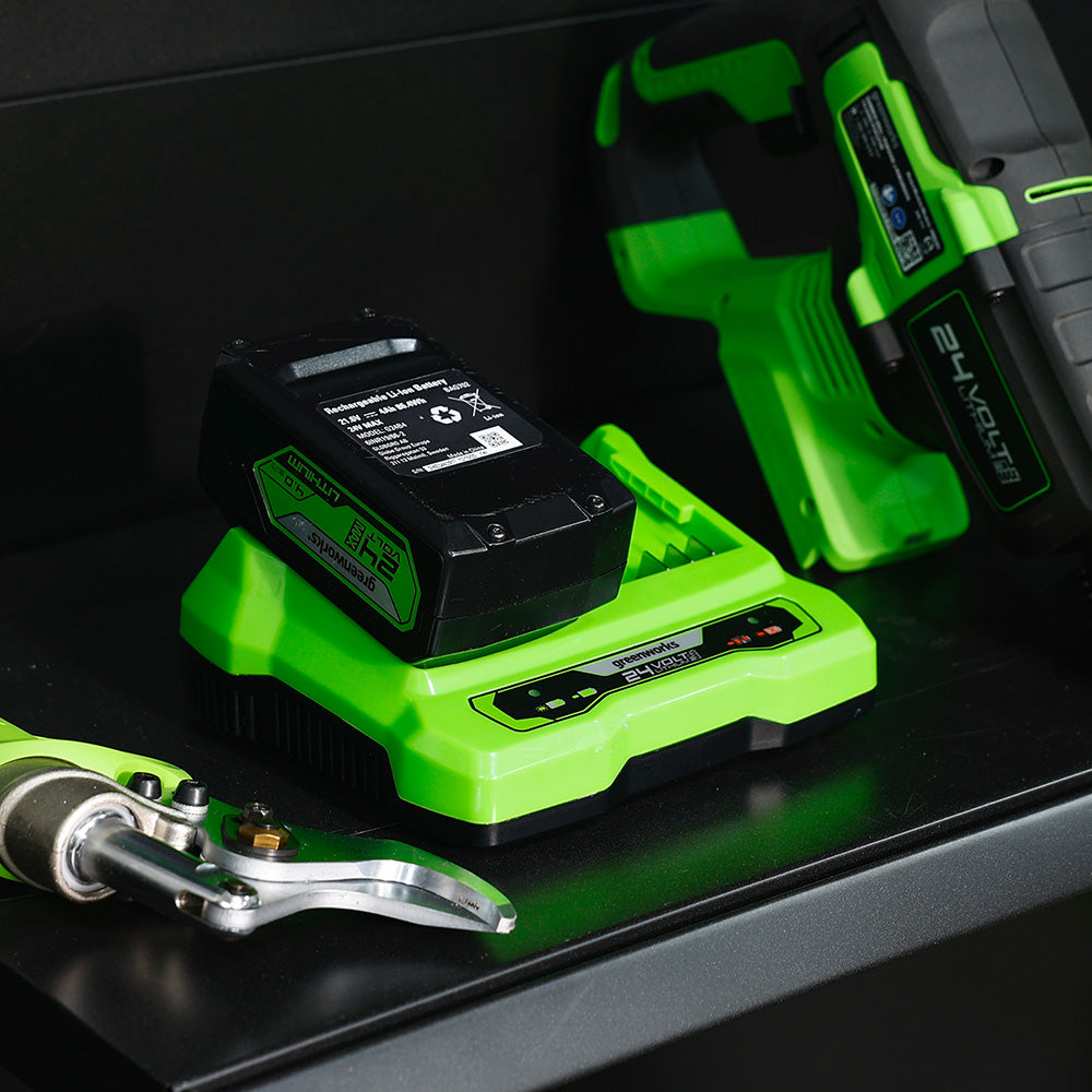 POWERALL 24V startpaket med 2 x 4 Ah-batterier och laddare med dubbla laddplatser