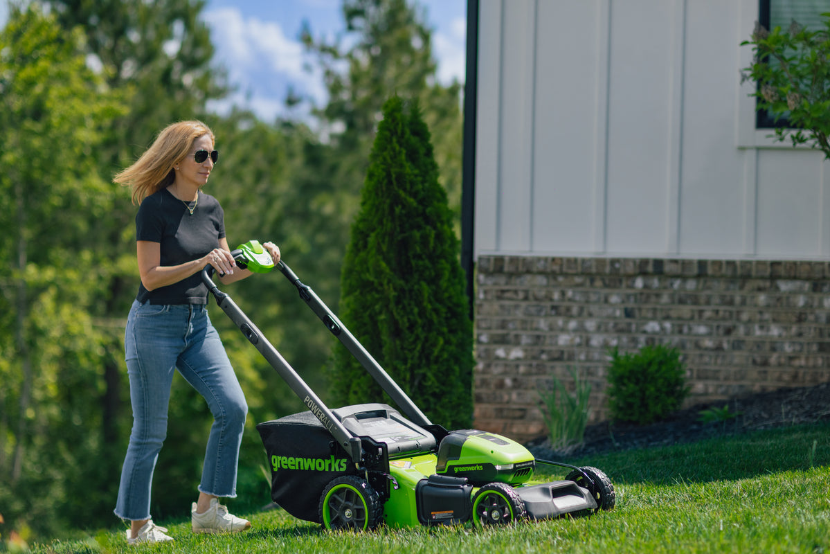 40 V gräsklippare 46 cm, självgående, gen. II – 2 × 4 Ah-batteri