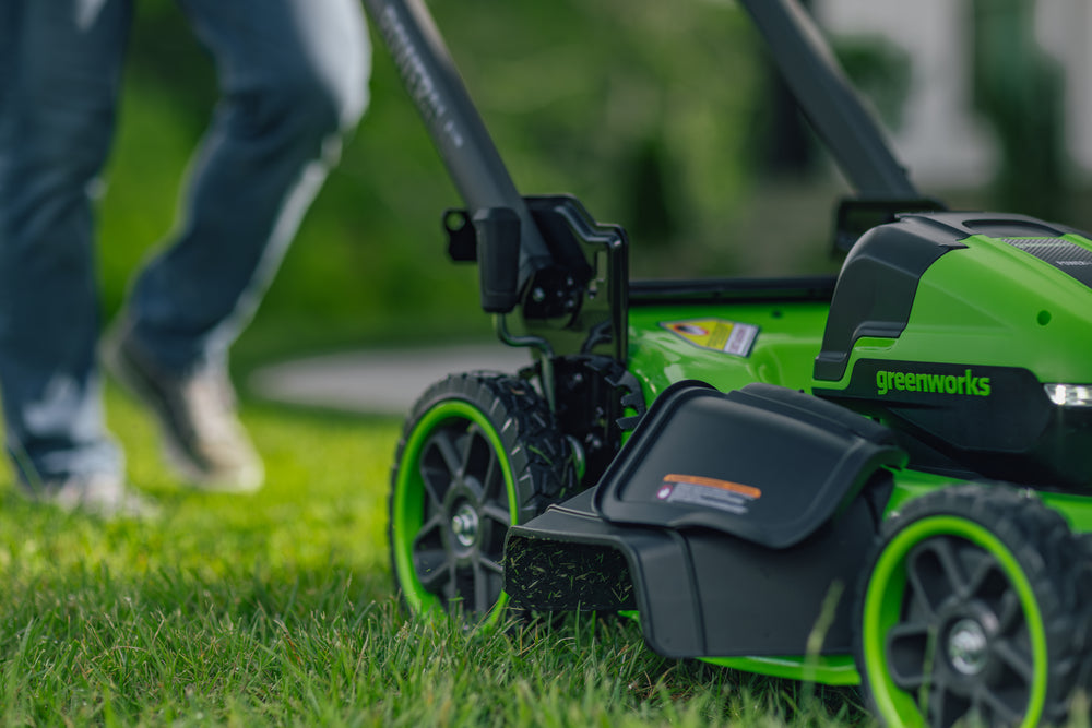 POWERALL 48 V (24 V x 2) gräsklippare 51 cm, självgående – 2 × 6 Ah-batteri