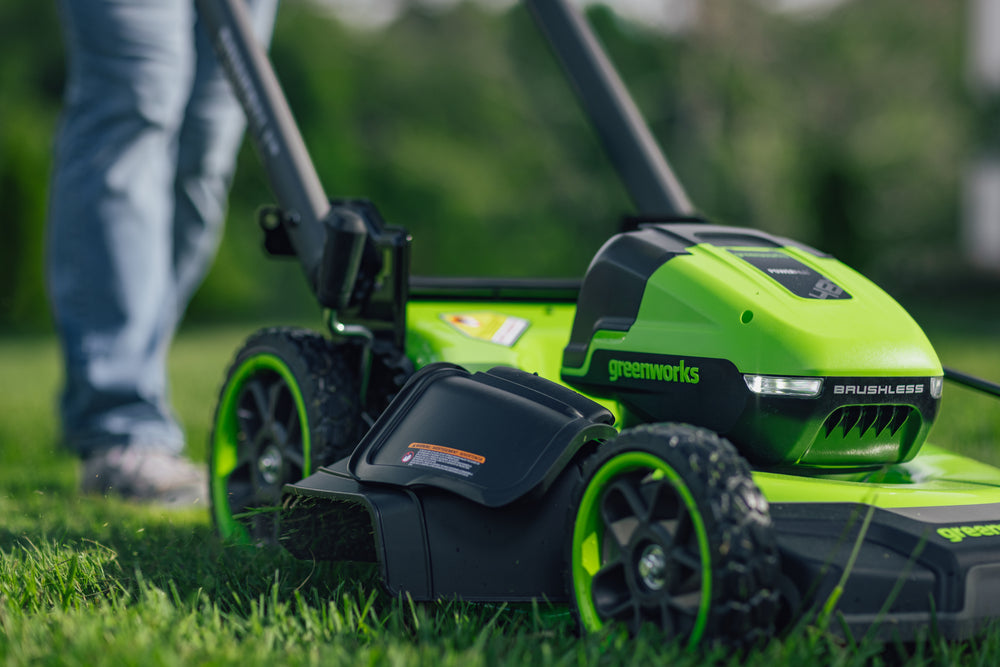 POWERALL 48 V (24 V x 2) gräsklippare 51 cm, självgående – 2 × 6 Ah-batteri