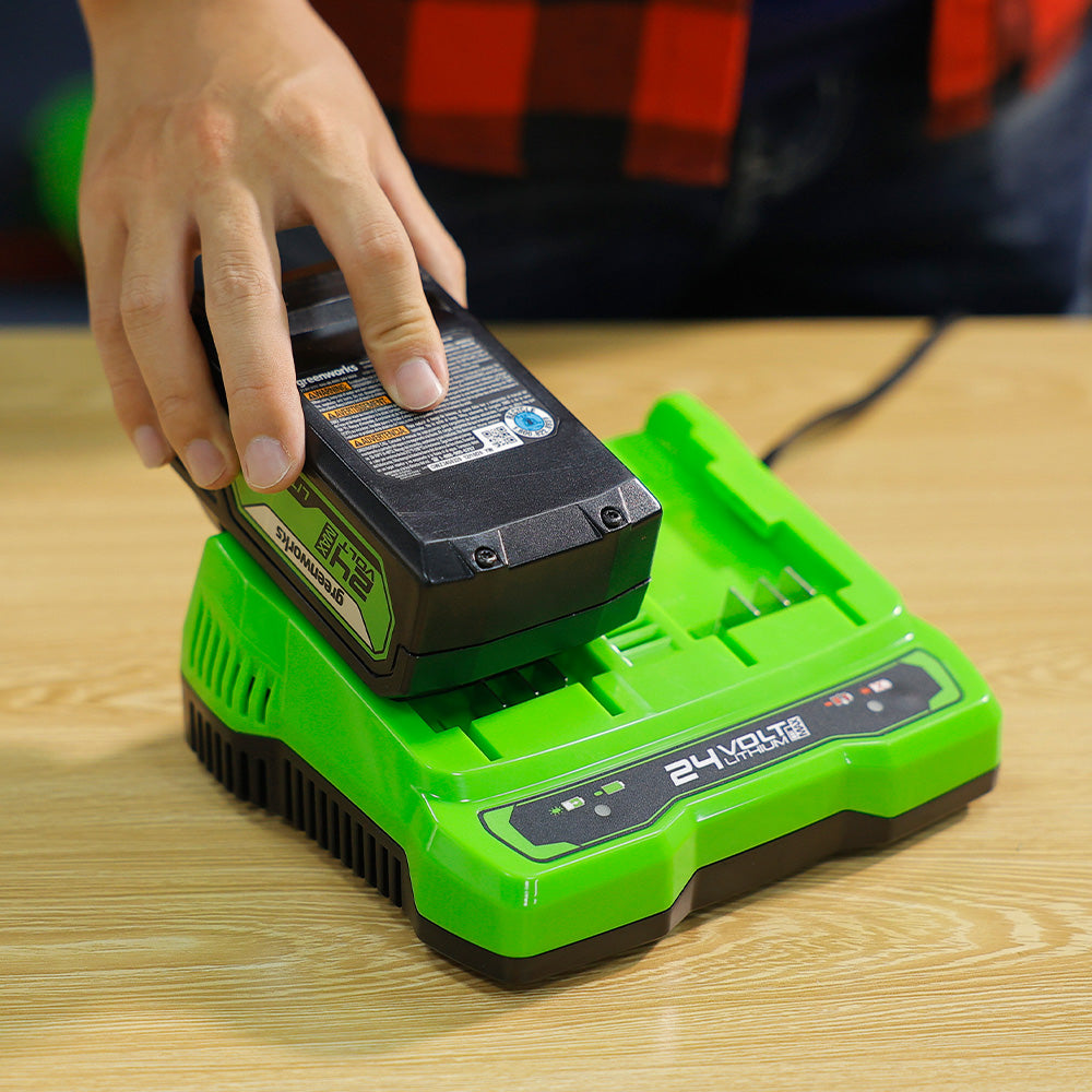 POWERALL 24V startpaket med 2 x 4 Ah-batterier och laddare med dubbla laddplatser